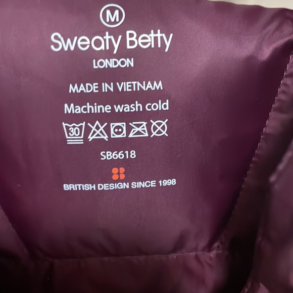 Pathfinder Packable Jacket; comes with packable bag. - Picture 5 of 9